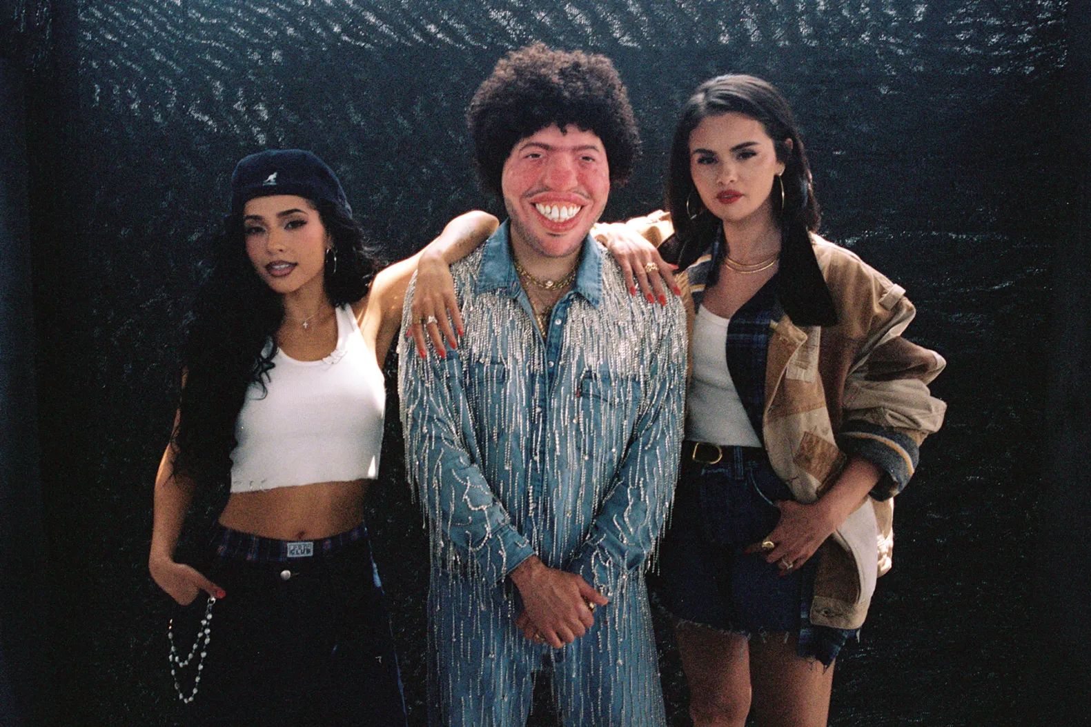 benny blanco, Selena Gomez and Becky G Release Official Video for "Te Olvido (La La)"